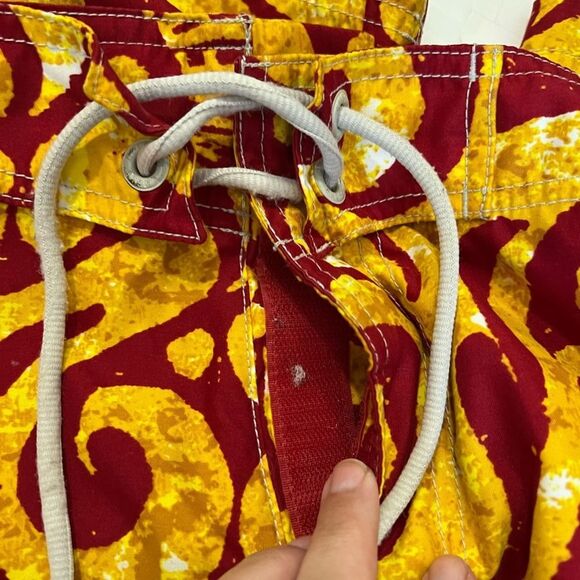 Vintage American Eagle Outfitters Red Yellow Patterned Swim Trunks Men's Size 33 - Picture 7 of 8